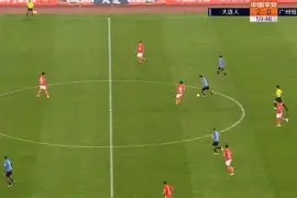 开云体育sports-球队主力球员在足球比赛中发挥出色()