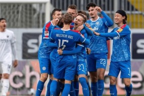 开云体育下载-奥格斯堡对决多特蒙德