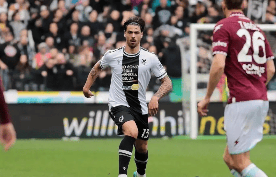 开云体育-乌迪内斯主场击败维罗纳，欧战热门队登顶排名大涨()  第2张