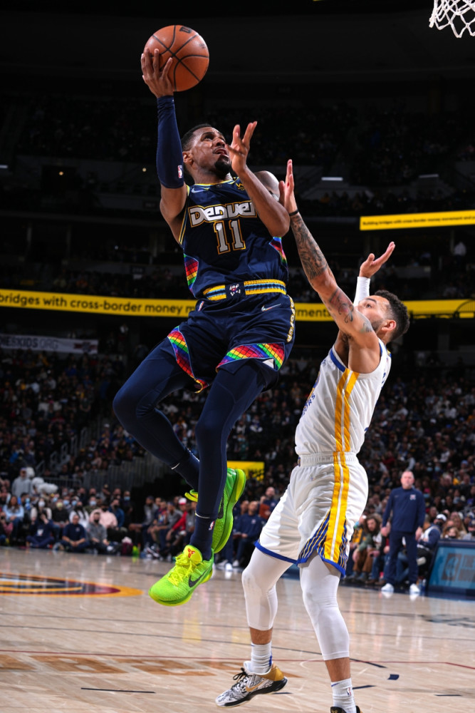 开云app登录-外线射手神奇发挥，带领球队连胜()  第2张