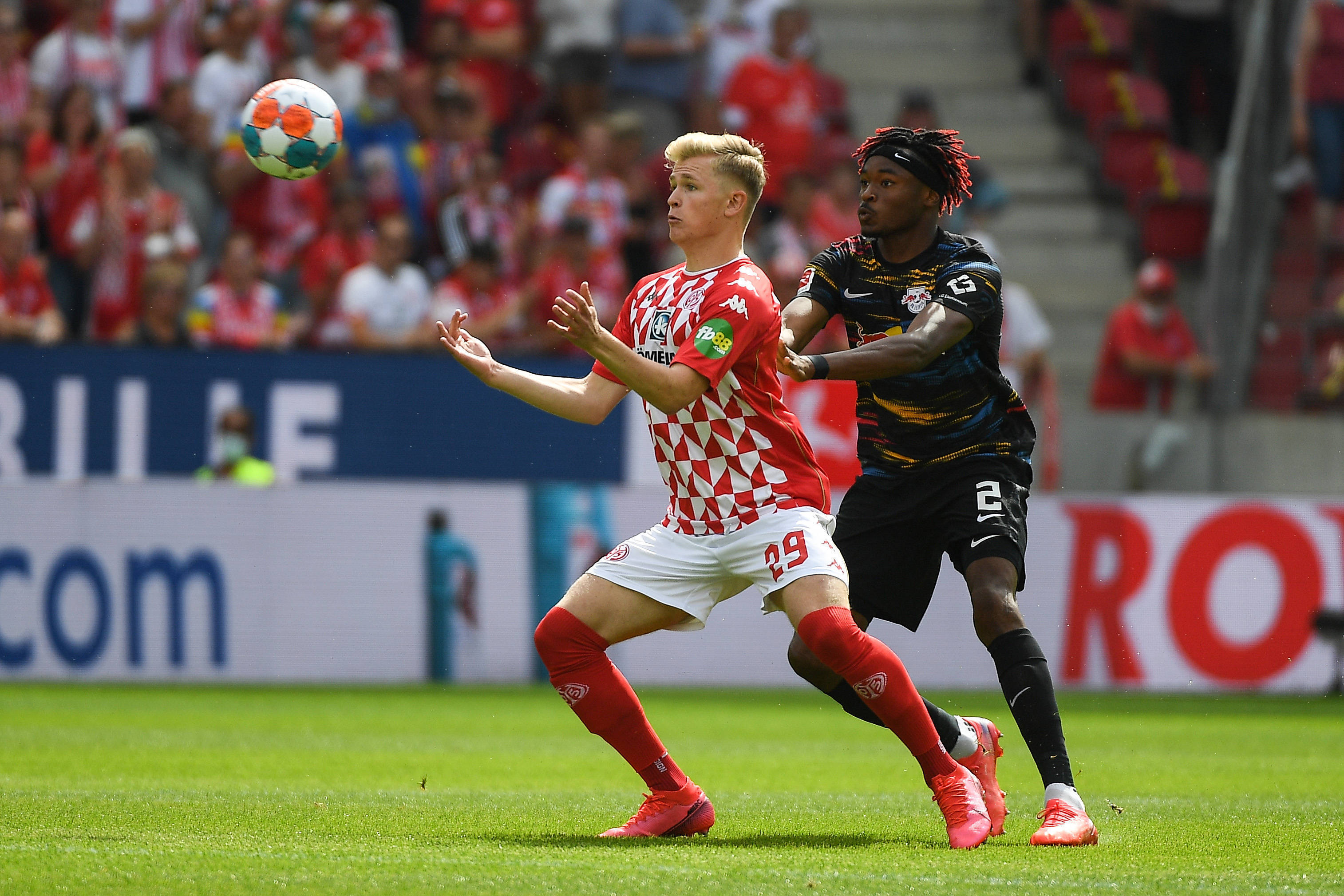 开云体育入口-沃尔夫斯堡客场逆转对手，德乙实力渐显()  第1张