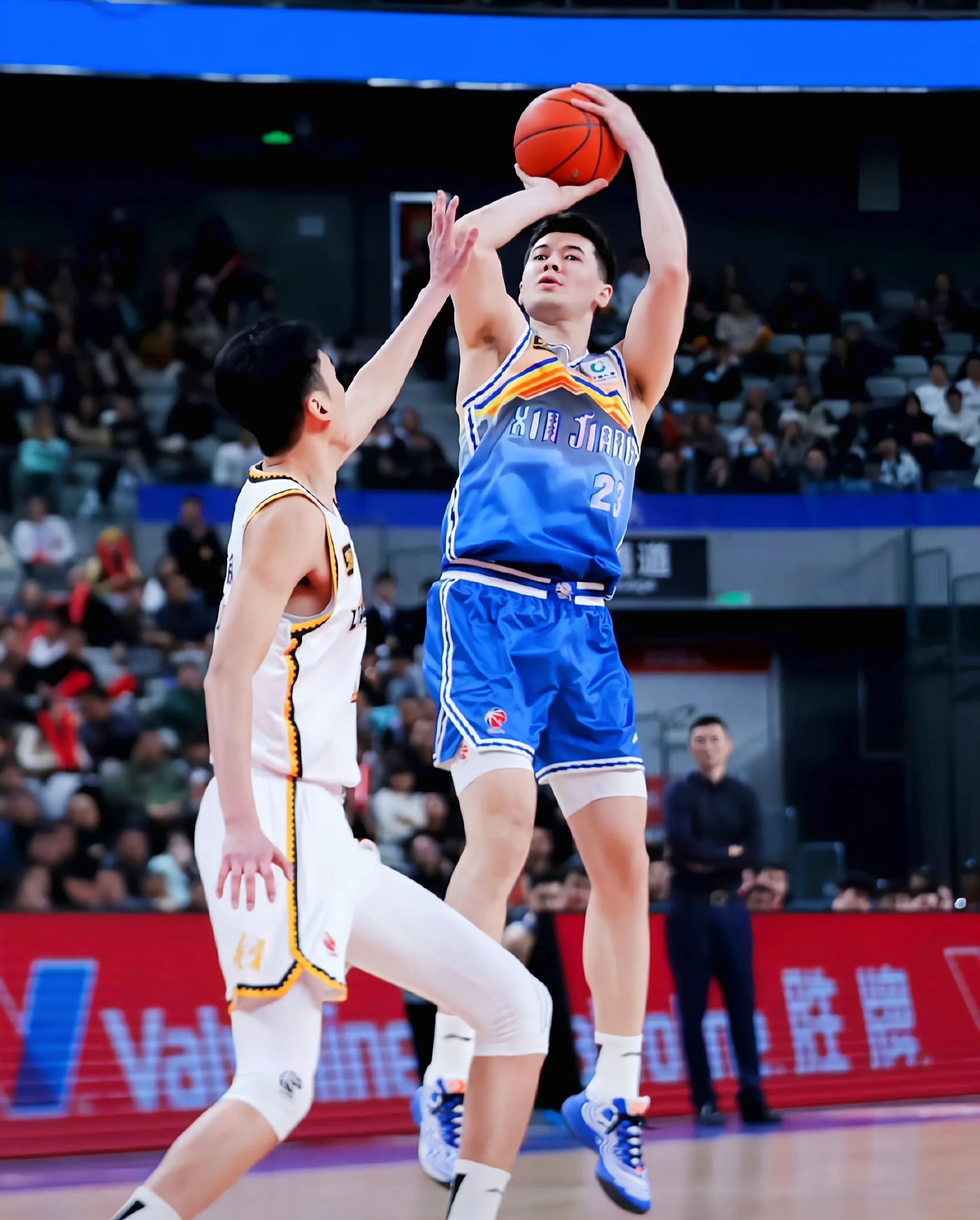 开云手机在线登陆-新疆队客场对阵广厦，队内本土球员备战焕发状态()  第1张