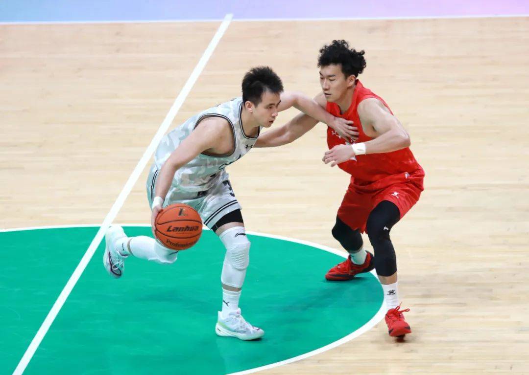 开云体育-山东男篮展现团队力量，击败江苏队()  第1张