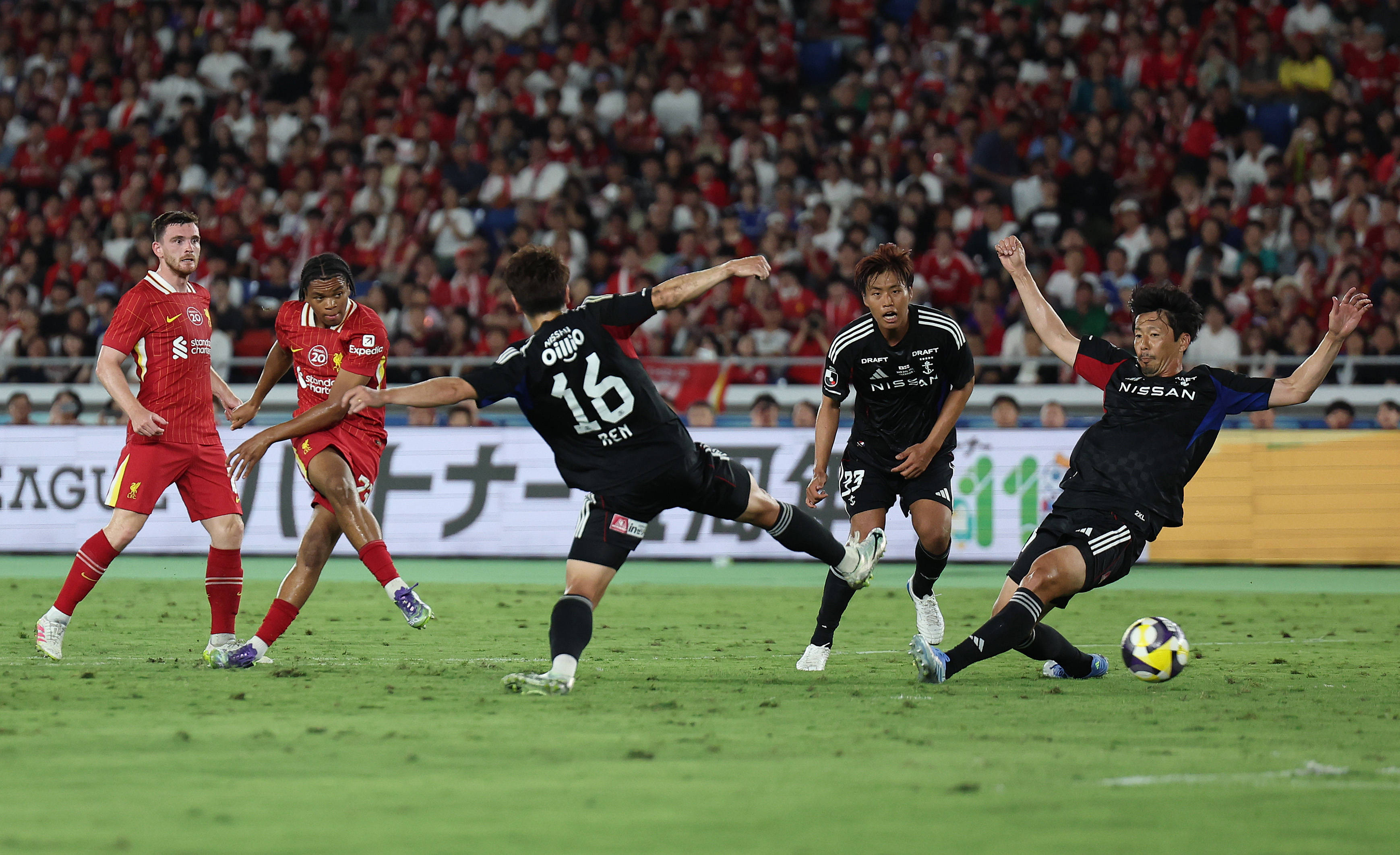 开云体育入口-利物浦前锋帽子戏法，助球队战胜对手(任意球帽子戏法有几人)  第2张