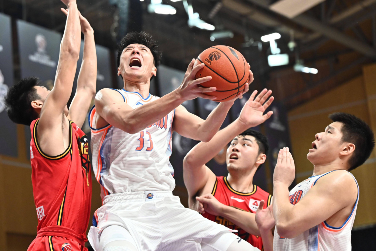 开云体育登录-势均力敌！球队实力相当打响激烈角逐()  第2张