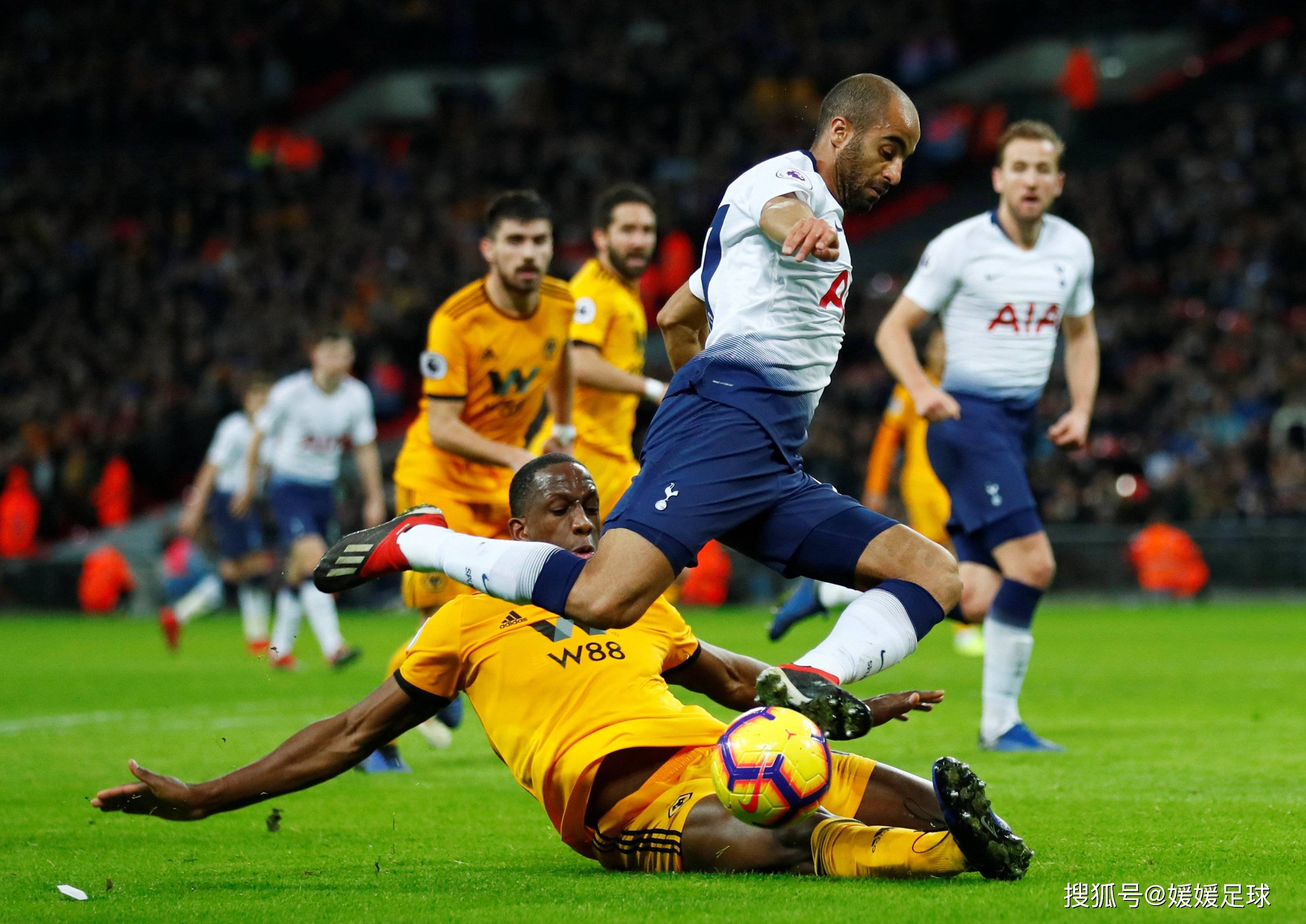 kaiyun app-精彩的足球比赛，看谁能一路领先获胜！()  第2张