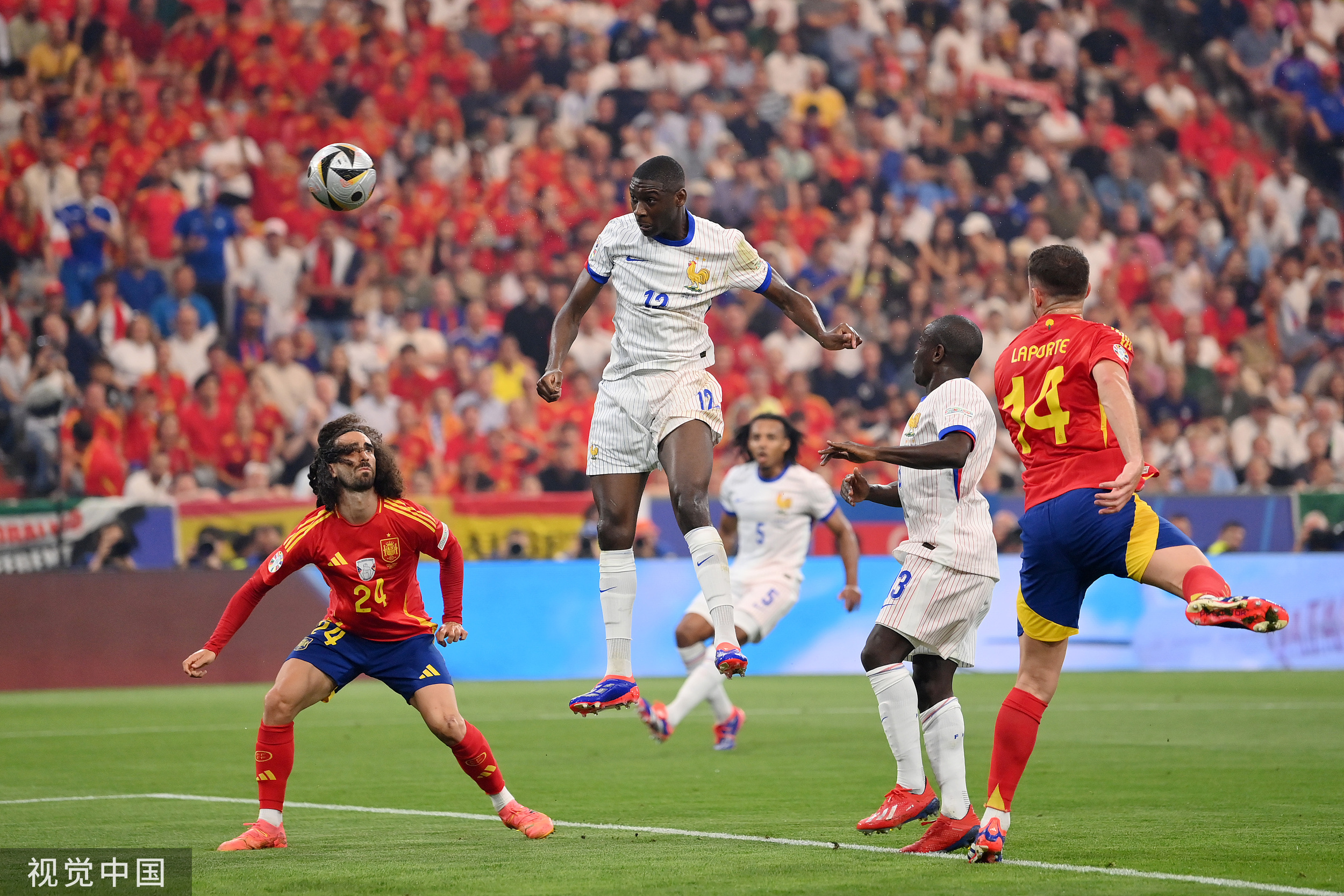 kaiyun-欧洲足坛擂台赛开始，各队拼尽全力争夺胜利()  第1张