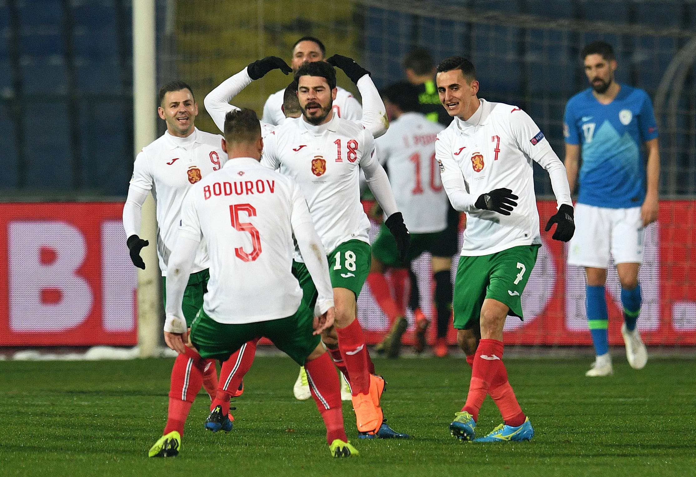 kaiyun-欧洲足坛擂台赛开始，各队拼尽全力争夺胜利()  第2张