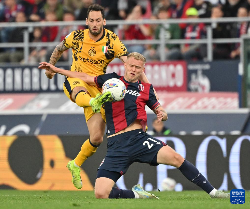 开云app-比萨vs博洛尼亚攻防博弈  第1张